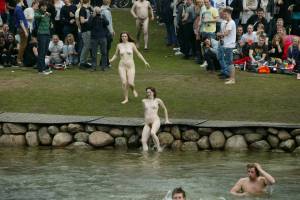 Naked Danish students [x85]-w7ei1xqaaa.jpg