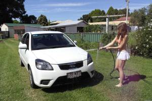Amateur girl wetting and soaping hooters while washing car on la [x250]c7e0sc4fy6.jpg