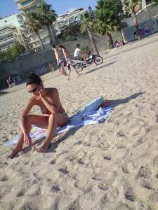 Topless milf @greece athens beach47e30dtzr0.jpg