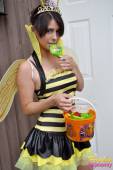 Hailey - Queen Bee-z7exeg4yjj.jpg