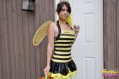 Hailey - Queen Bee-e7exefxrzx.jpg