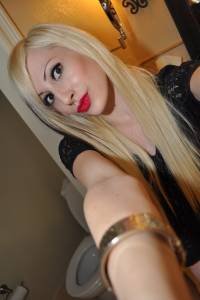 Sexy-Amateur-Blonde-Selfies-%5Bx154%5D-k7e4nau4sc.jpg