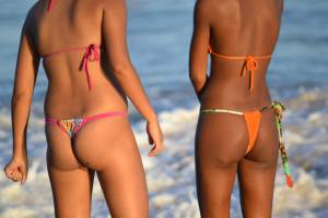 Spying 2 Girls Beach and Small Bikini - HQ [x48]-k7e4m4wt6n.jpg