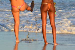 Spying 2 Girls Beach and Small Bikini - HQ [x48]-w7e4m4b60v.jpg