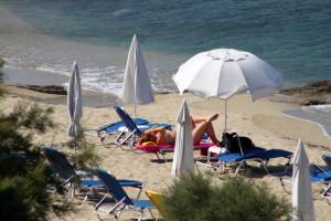 Large redhead woman in bikini in Agia Anna beach, Naxos-f7e4pwfu5t.jpg