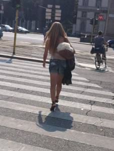 Italian Street Girls Candids-x7e4pkr7g6.jpg