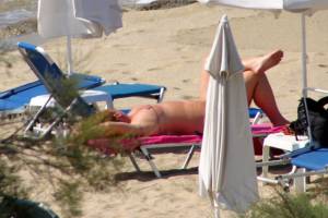 Large redhead woman in bikini in Agia Anna beach, Naxosw7e4pwi0ct.jpg
