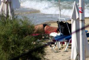 Large redhead woman in bikini in Agia Anna beach, Naxos-x7e4pvrwss.jpg