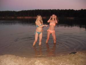 Girfriends-Vacate-By-The-Lake-%5Bx89%5D-i7e4rgc2lo.jpg