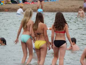 Lovely-Teens-at-the-Beach-%5Bx12%5D-o7e4vmae1x.jpg