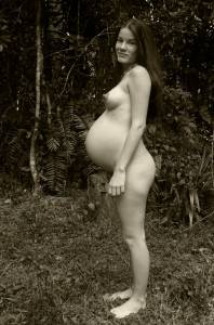 Pregnant Brunette Living Off Grid [x140]r7e6uxigsd.jpg