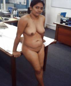 Professional Indian lady exposing her nudity in office-t7e6w2t24a.jpg