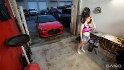 Annabel Redd Gets Her Pussy Wrecked In The Mechanics Garage - 46x-e7ewddhljw.jpg
