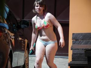 Hot Wife Bikini Carwash [x103]-47fbbmhu7j.jpg