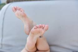 Gianna Gem Sharing My Feet - 141xv7fde08jlt.jpg