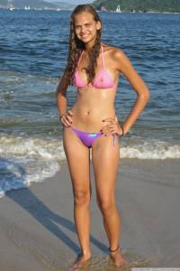 Stacked Brazilian Teen Showing Oiff On The Beach In A Bikini-d7fd7mltgq.jpg