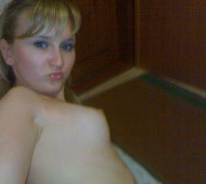 Found-My-Russian-Daughter-Private-Pics-%28219-Pics%29-17f796detf.jpg