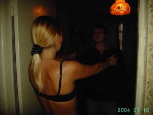 footage-from-the-lives-of-2-young-girls-%2830-Pics%29-o7flrn56k1.jpg