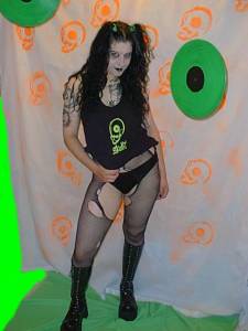 Goth Girlfriend (1000+ Pictures)-u7fl9nn02k.jpg