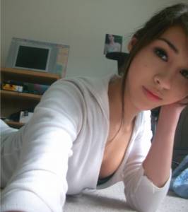 A horny Asian shows her hot Body [x35]-g7fo6d5top.jpg