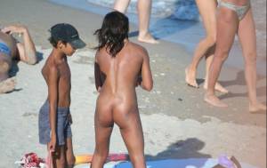 Costinest Nudist Beach [x36]g7fv409x1m.jpg