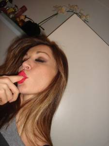 Hot Girlfriend With Red Lipstick x11-l7ge3a8bbu.jpg