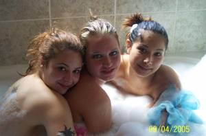3 Girls Bathing With A Black Couple - 152 pics-t7girj8jlk.jpg