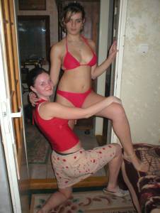 3 Russian Girls At Home [x29]-p7g1uvjedk.jpg