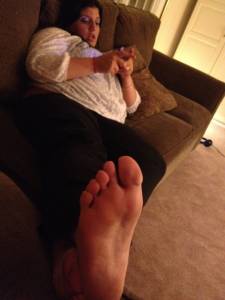 Amateur Girlfriend Feet Toes Soles Oil (34 Pics)67g5i19n5d.jpg