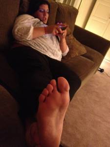 Amateur Girlfriend Feet Toes Soles Oil (34 Pics)p7g5i147fu.jpg