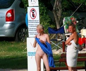 Nudist Blonde With Her Mom (125 Pics)-p7g5t41kuf.jpg