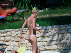 Nudist Blonde With Her Mom (125 Pics)-y7g5t26pd7.jpg