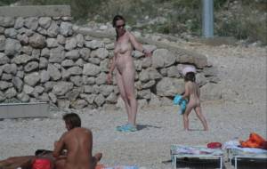 Croatia Beach Voyeur [528 HQ Pics]-k7g5o78uw0.jpg
