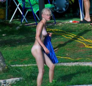 Nudist Blonde With Her Mom (125 Pics)-x7g5t5vtrg.jpg