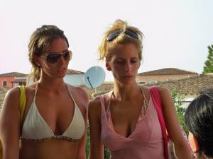 Blonde on vacation with her boy and sister (271 Pics)-s7g640nm7f.jpg