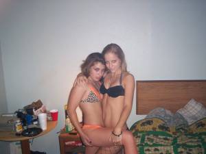 Two Teens Posing in Hotel (25 Pics)-v7g9hr6gxt.jpg