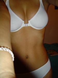 Latina-shows-her-Body-%5Bx26%5D-37g9kvu5r5.jpg