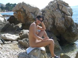Nude beaches in Croatia [x293] PART 1-f7gmo1w147.jpg