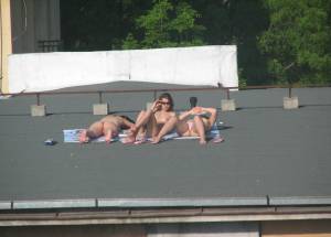 Spying-Roof-top-babes-c7gmwskhmq.jpg