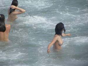 CDM-123-Three-Girls-Fun-at-the-Beach-of-Barcelona-Part-1-%5Bx457%5D-w7gpvmbqyg.jpg