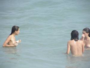 CDM-123-Three-Girls-Fun-at-the-Beach-of-Barcelona-Part-1-%5Bx457%5D-z7gpv5jssq.jpg