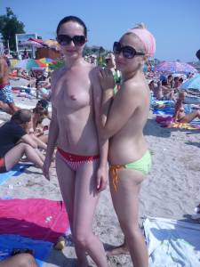 CDM 072 + CDM 073 Romanian Topless Girls on Vacation [x161]-s7gptrnt01.jpg