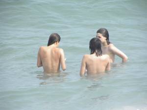 CDM-123-Three-Girls-Fun-at-the-Beach-of-Barcelona-Part-1-%5Bx457%5D-z7gpv6xlqc.jpg