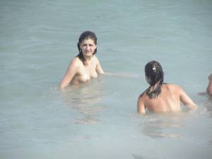 CDM 123 Three Girls Fun at the Beach of Barcelona Part 2 [x305]-57gpvwe5rq.jpg