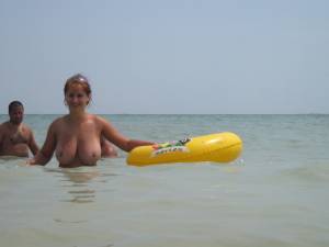 CDM 072 + CDM 073 Romanian Topless Girls on Vacation [x161]-k7gptobpj6.jpg