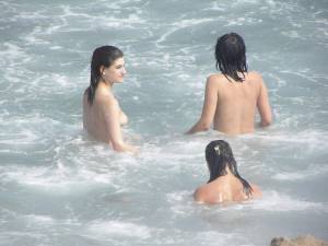 CDM-123-Three-Girls-Fun-at-the-Beach-of-Barcelona-Part-2-%5Bx305%5D-r7gpwdiip7.jpg
