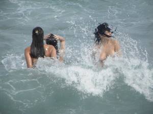 CDM 123 Three Girls Fun at the Beach of Barcelona Part 1 [x457]-37gpvmxe0p.jpg