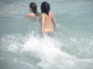 CDM-123-Three-Girls-Fun-at-the-Beach-of-Barcelona-Part-1-%5Bx457%5D-j7gpv4wui2.jpg