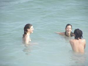 CDM-123-Three-Girls-Fun-at-the-Beach-of-Barcelona-Part-1-%5Bx457%5D-s7gpvpn0mw.jpg
