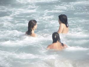 CDM-123-Three-Girls-Fun-at-the-Beach-of-Barcelona-Part-2-%5Bx305%5D-37gpwcxywp.jpg